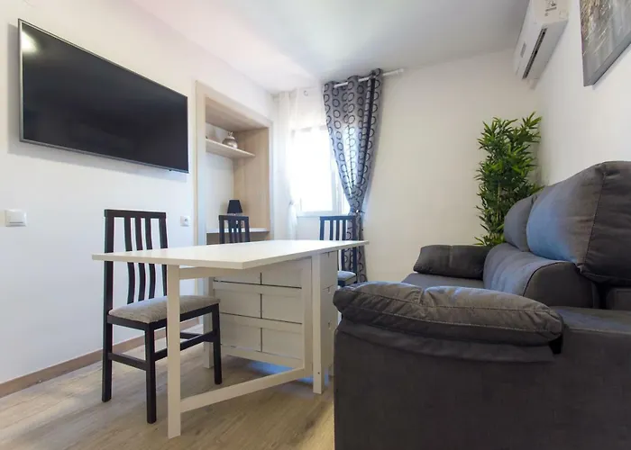 Apartment Versus Near Of Arts *