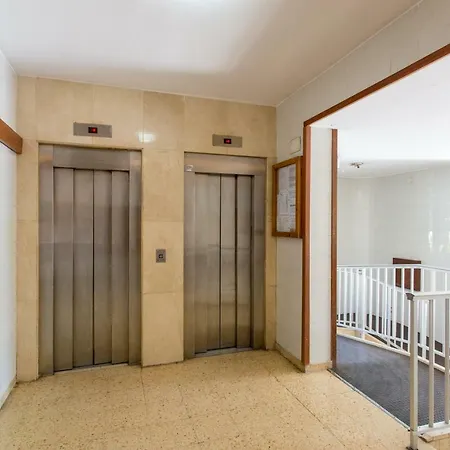 Apartment Versus Near Of Arts *